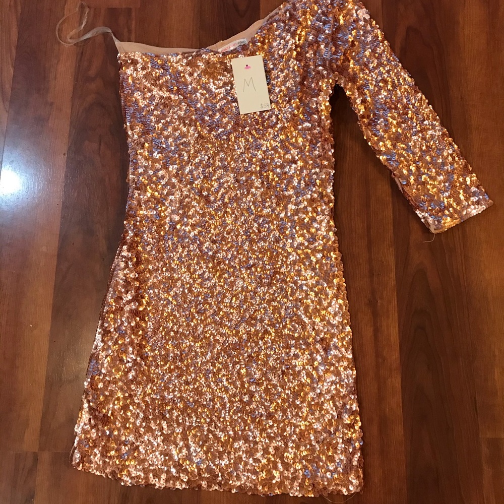 One sleeve sequined dress